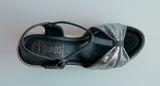 Distanc sandále LO752652056 Čierna